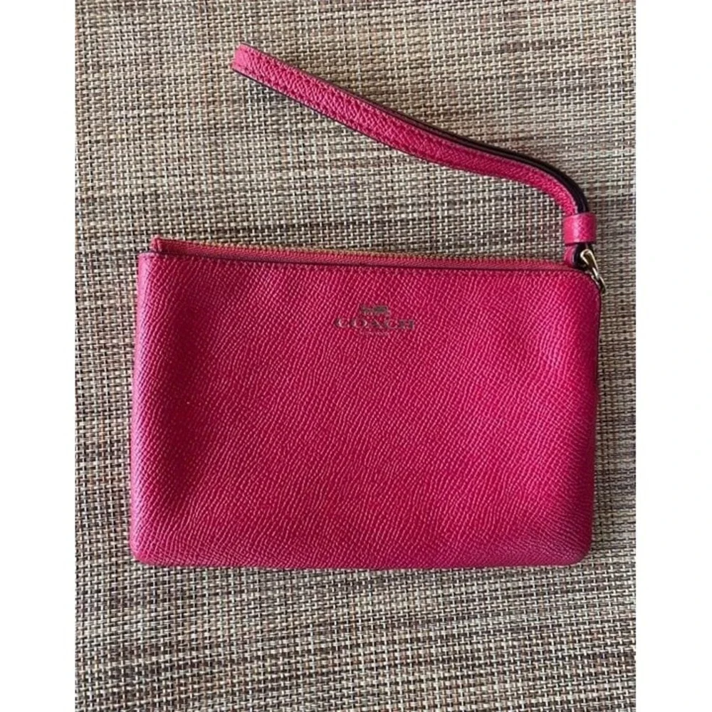 Coach Wristlet‎ Pink